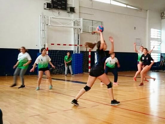 El handball de Alvarado recibió a los equipos de Dolores y de Miramar